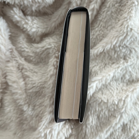 No Ordinary Dog - Picture 6 of 14